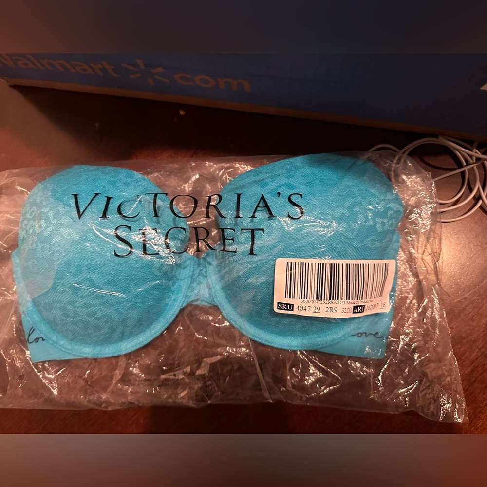 Victoria’s Secret blue leopard bra